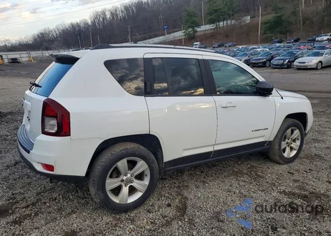 2016 Jeep Compass Sport z USA, uszkodzony, nr VIN 1C4NJDBB7GD521924